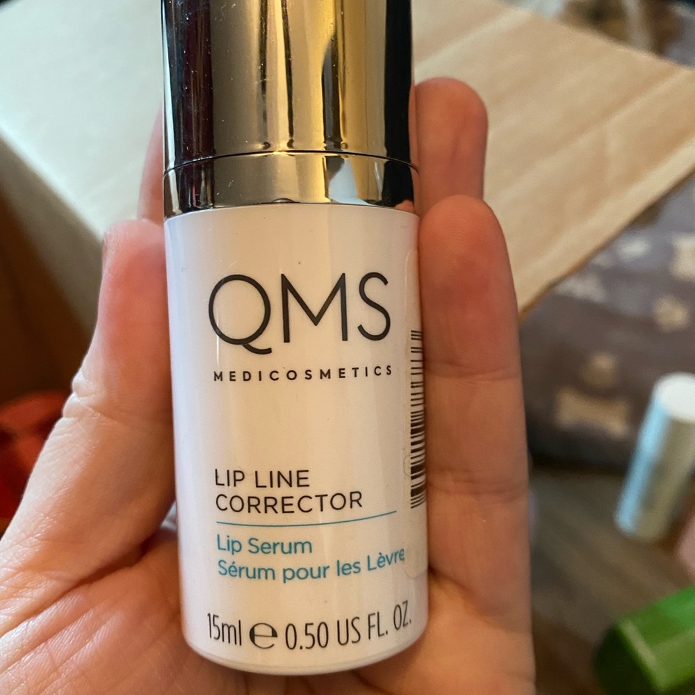 BNIB QMS lip line corrector